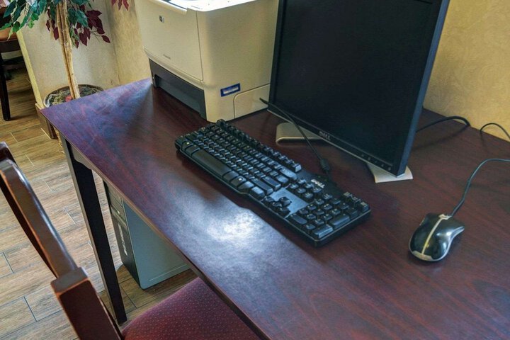 Business Center 25 of 25