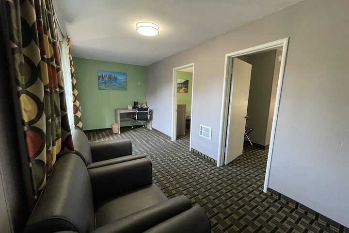 Room 21 of 84