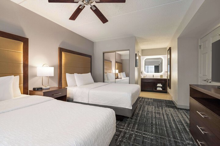 Room 32 of 53