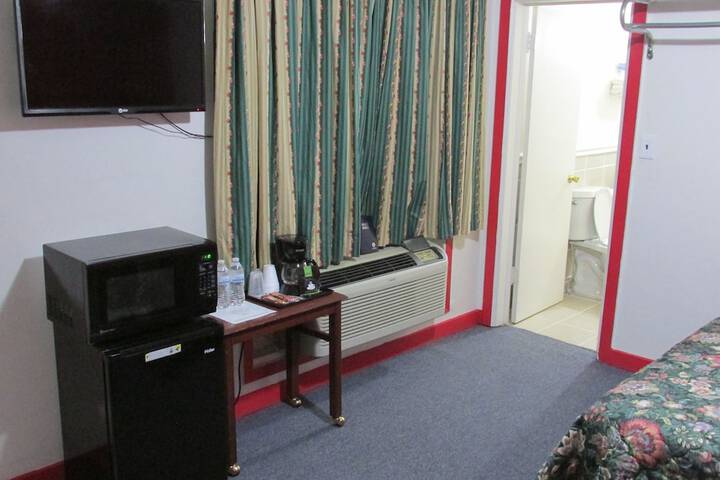 Room 22 of 48