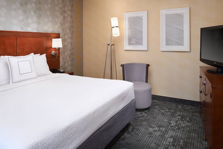 Room 17 of 32