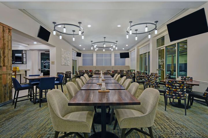 Dining 43 of 60