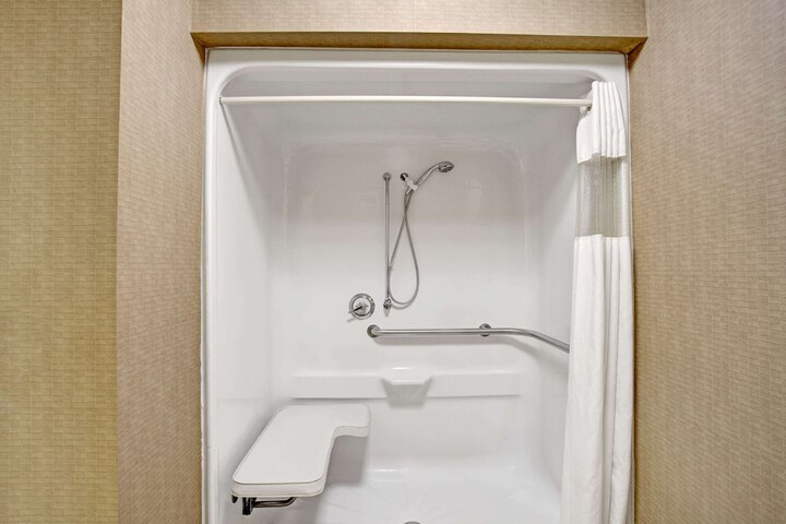 Room 12 of 15