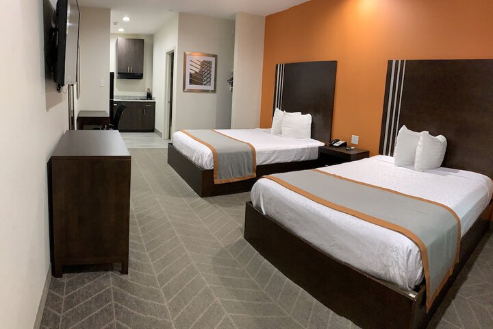 Room 8 of 40