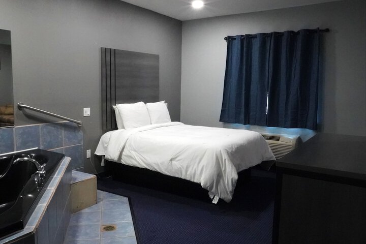Room 13 of 26