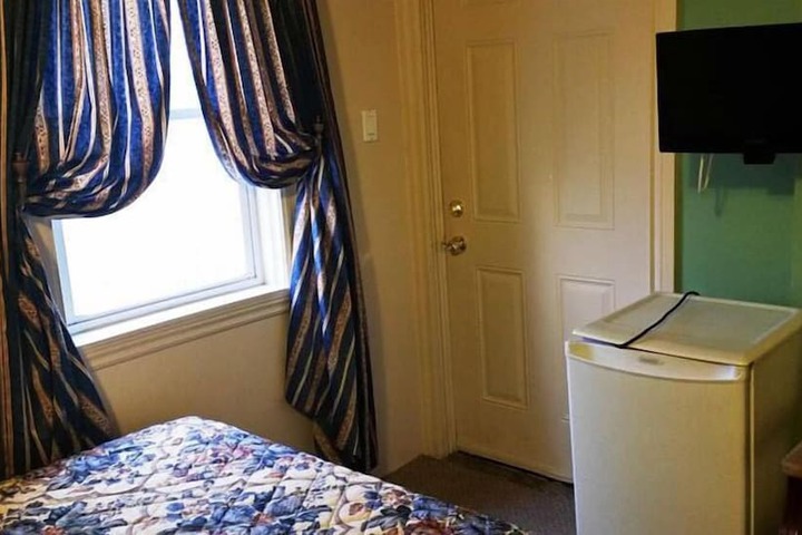A Voyageurs Guest House