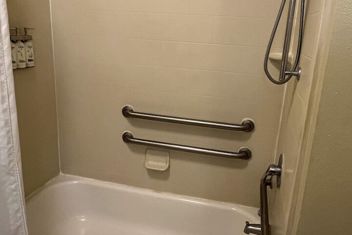 Room 12 of 34