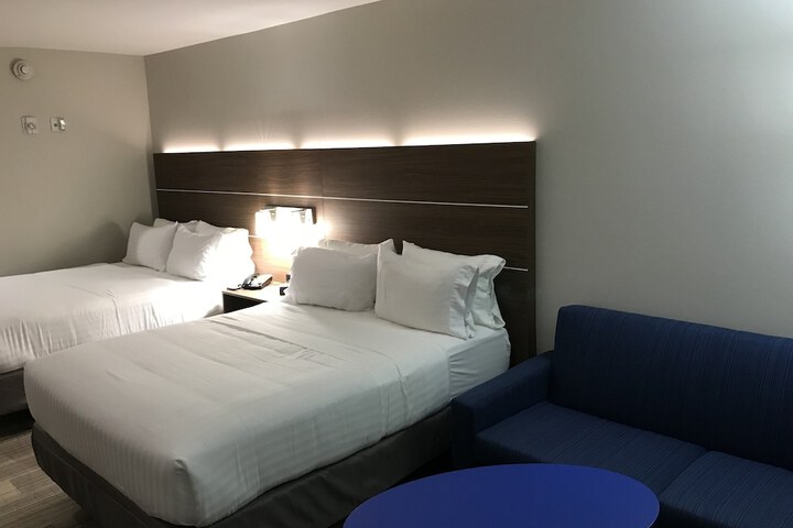 Room 15 of 62