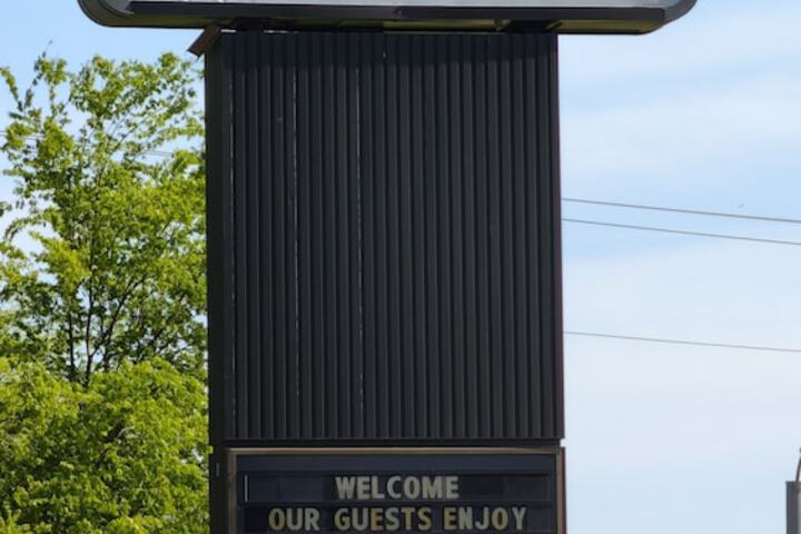 Countryside Inn & Suites