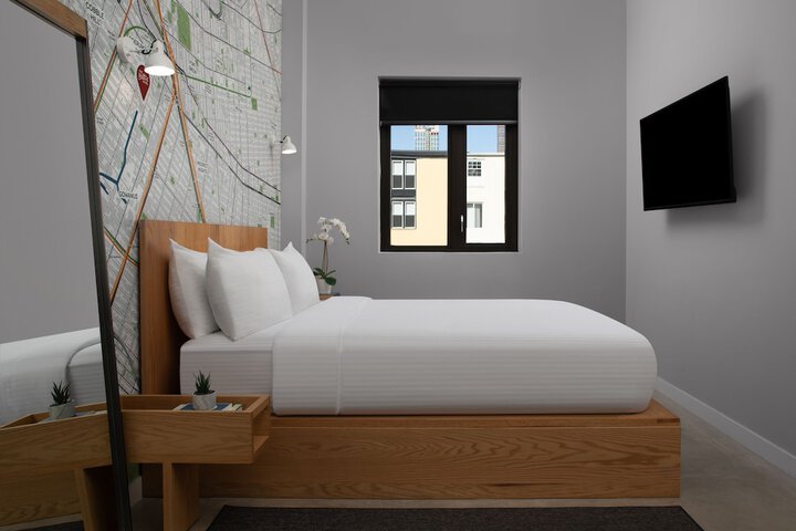 Room 18 of 25