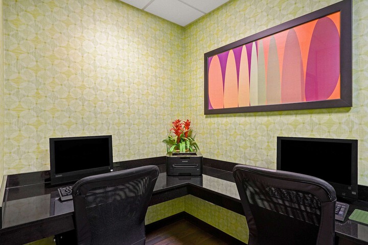 Business Center 26 of 26