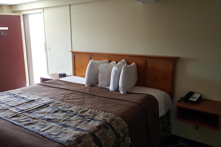Room 15 of 50
