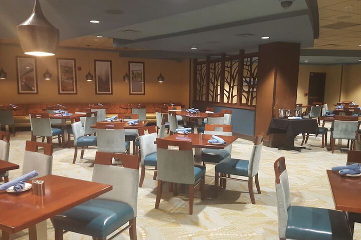 Dining 32 of 54
