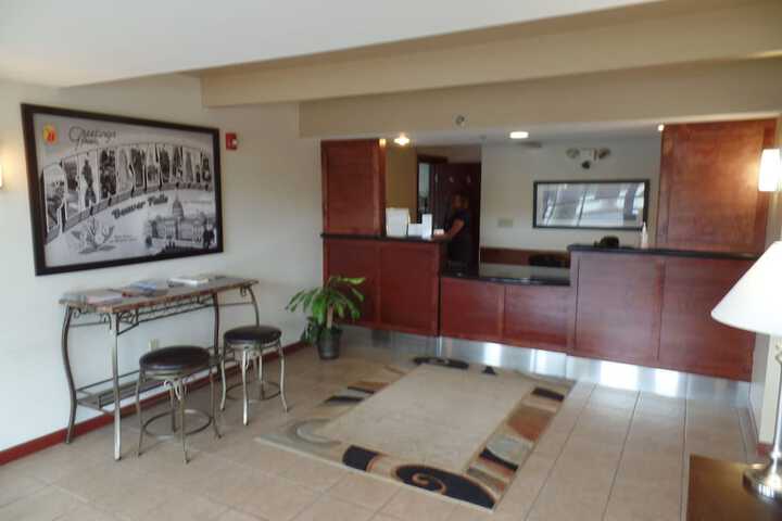 Super 8 by Wyndham Beaver Falls