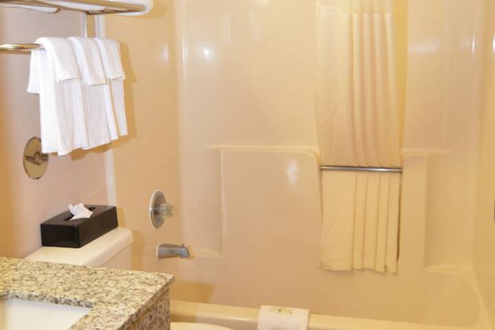 Room 15 of 33