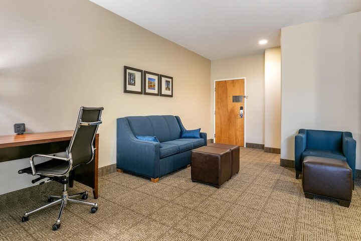 Comfort Suites Batesville