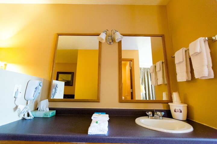 Room 28 of 75