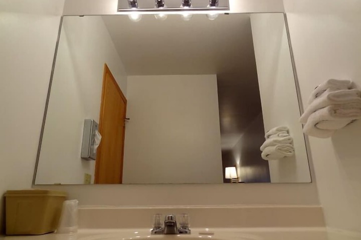 Room 6 of 23