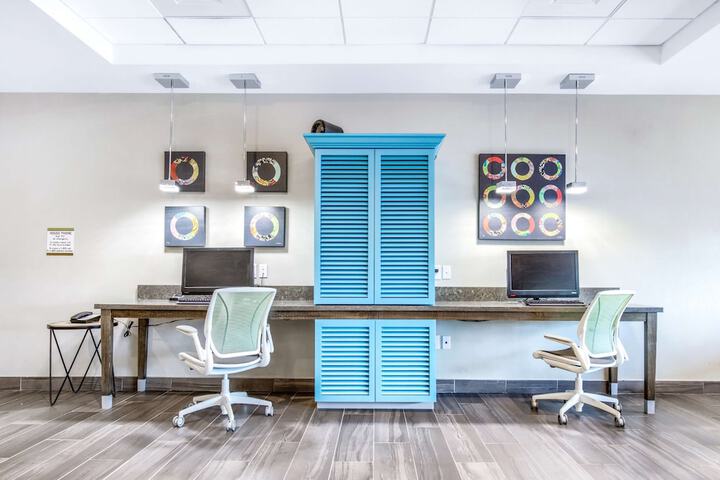 Business Center 29 of 29