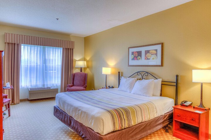Country Inn & Suites by Radisson Crystal Lake, IL