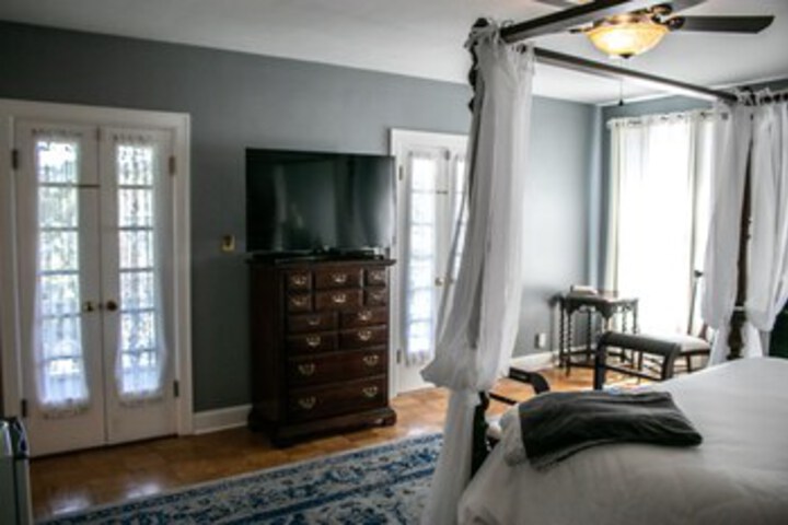 Governors Inn Bed & Breakfast