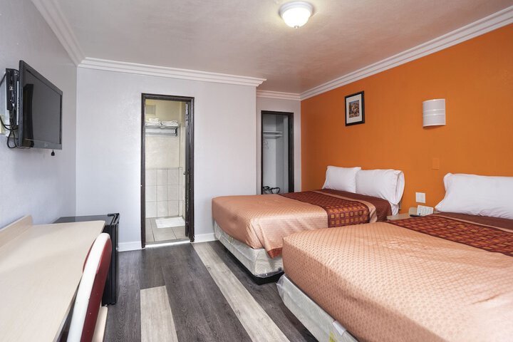 Room 32 of 45