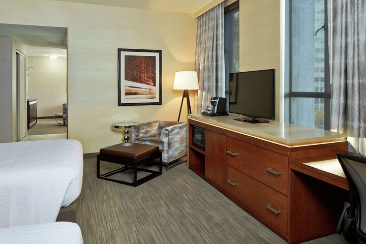 Room 27 of 81