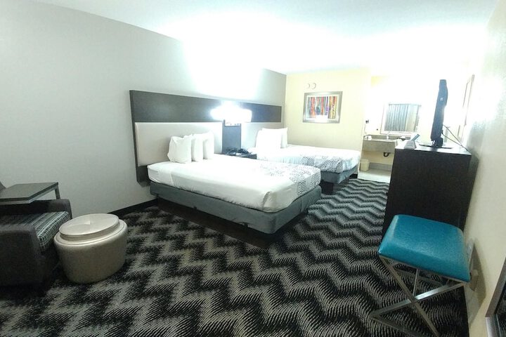 Room 23 of 32