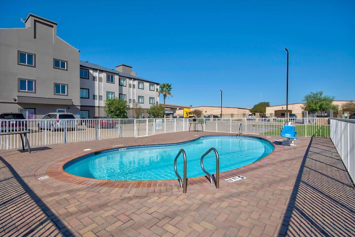 Pool 4 of 25