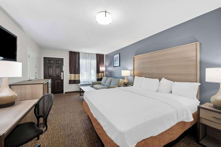 Room 32 of 57