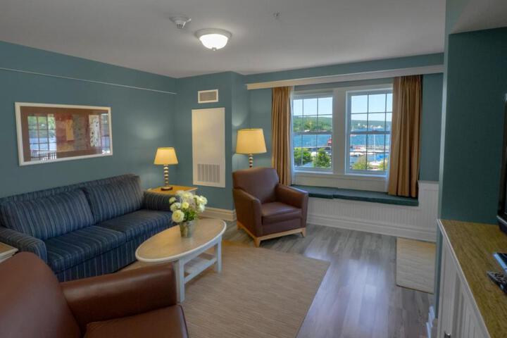 Watkins Glen Harbor Hotel
