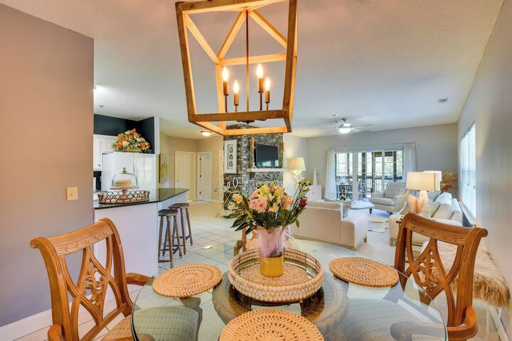 Balcony & Golf Course View! Condo at Kingwood