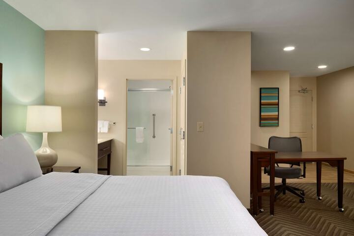 Room 21 of 32