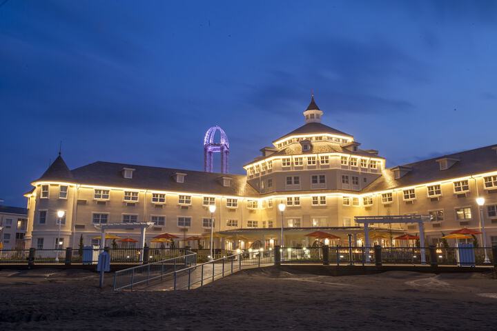 Cedar Points Hotel Breakers