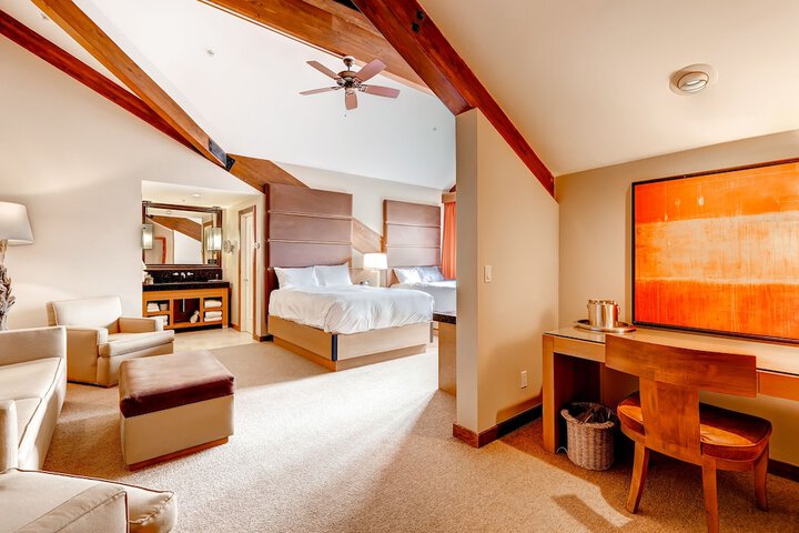 Room 46 of 95