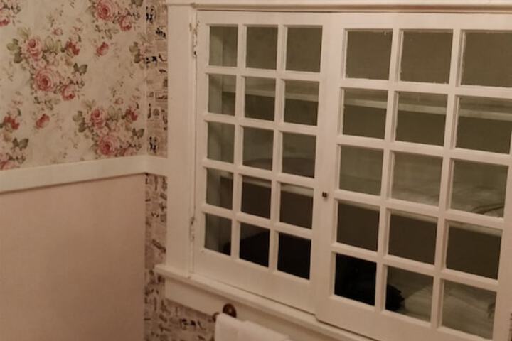 Room 54 of 69
