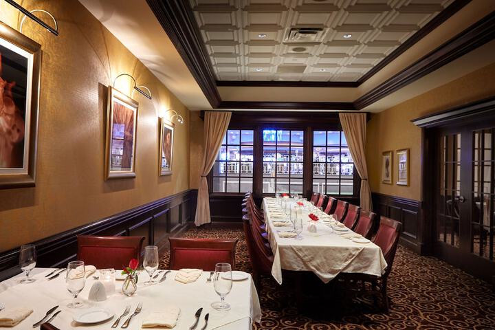 Dining 16 of 30
