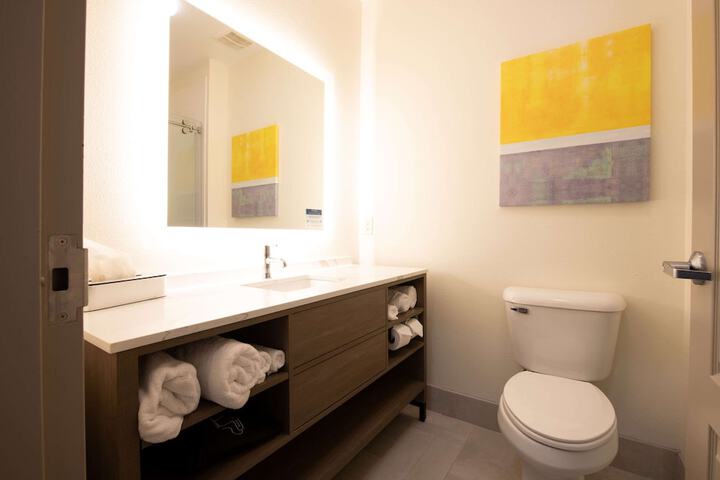 Room 16 of 34