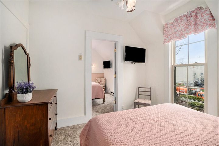Room 108 of 128