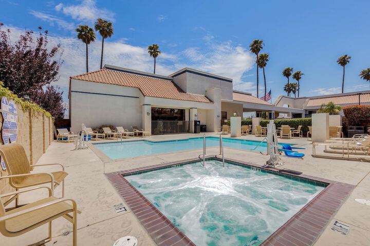 Pool 4 of 42