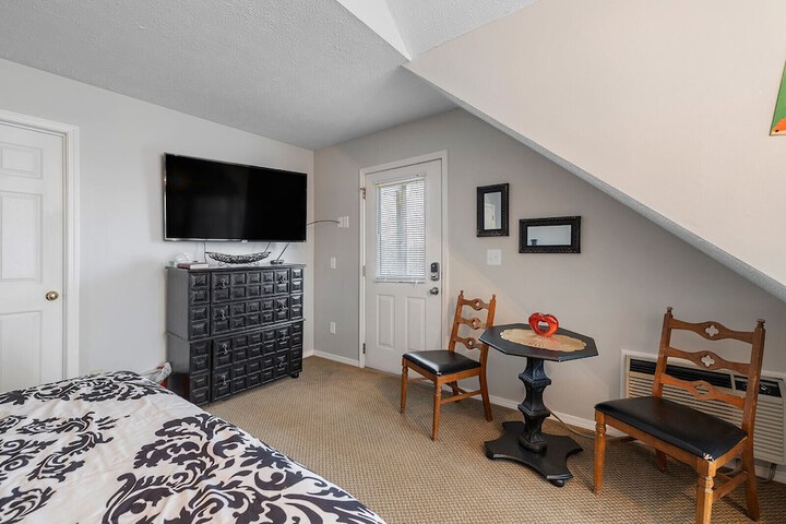 Room 107 of 153