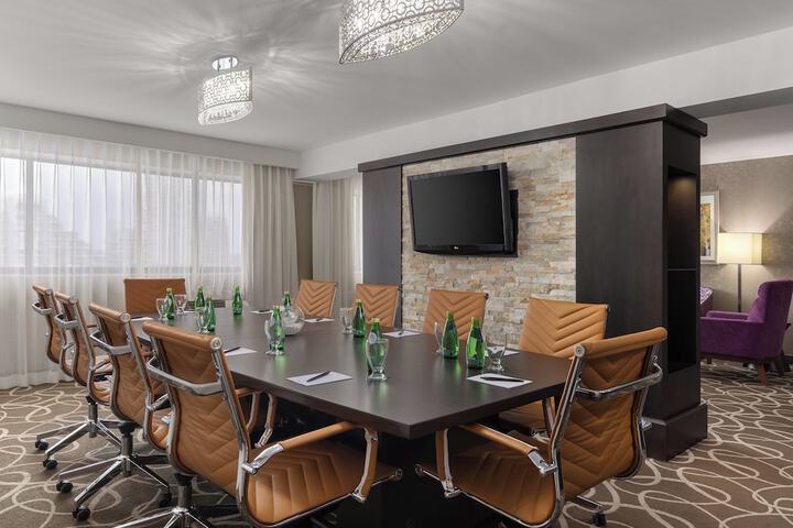 Crowne Plaza Kitchener-Waterloo by IHG