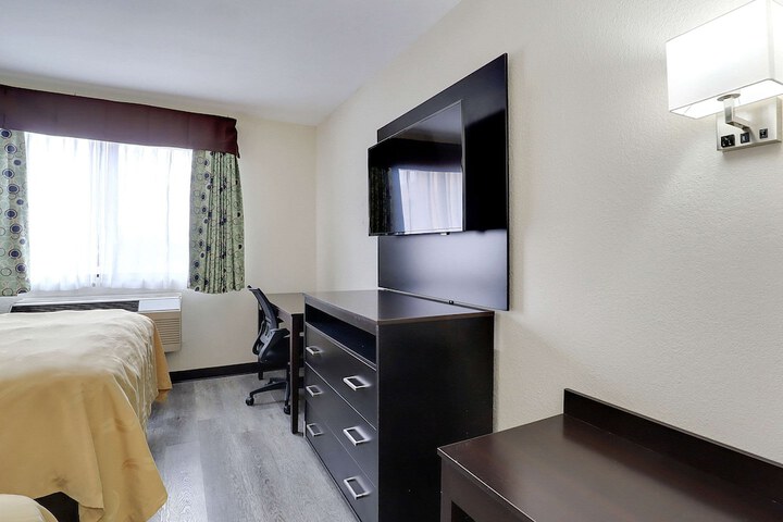 Room 8 of 46