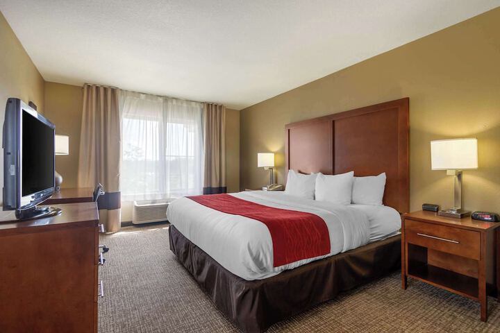 Comfort Inn & Suites Pittsburg KS