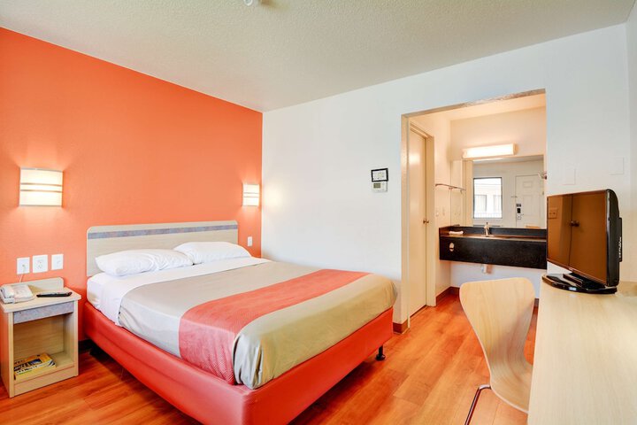 Motel 6 Southington CT - Hartford