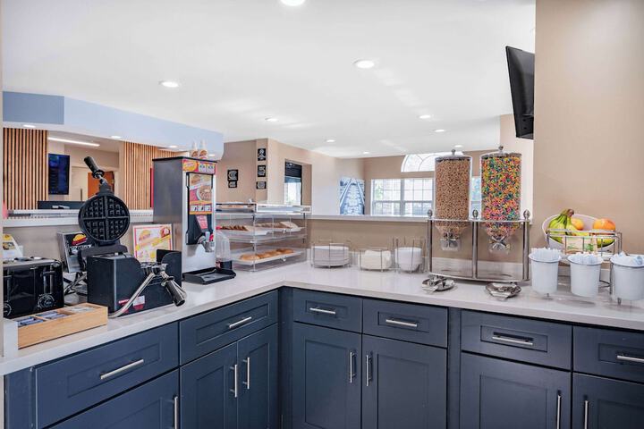 Breakfast/Coffee Service 38 of 40