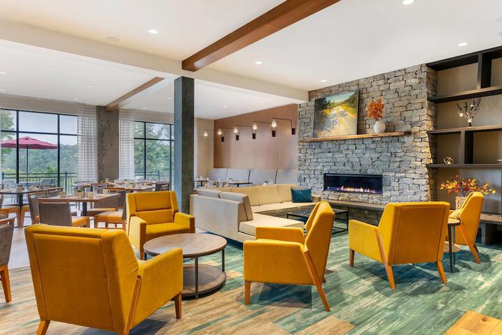 Cambria Hotel Lake Placid - Lakeside Resort