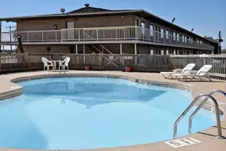 Pool 7 of 55