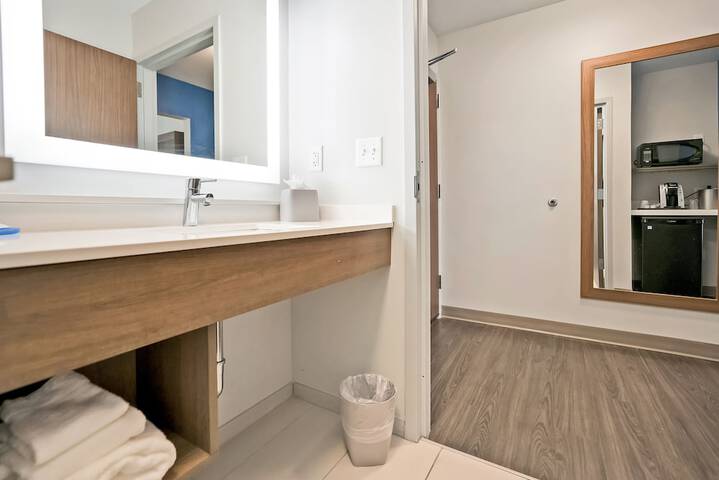 Room 35 of 56