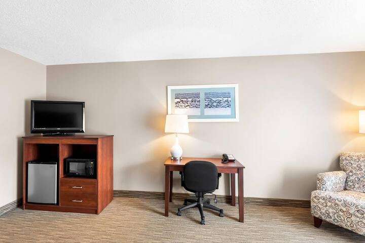Quality Inn & Suites Gorham Riverside